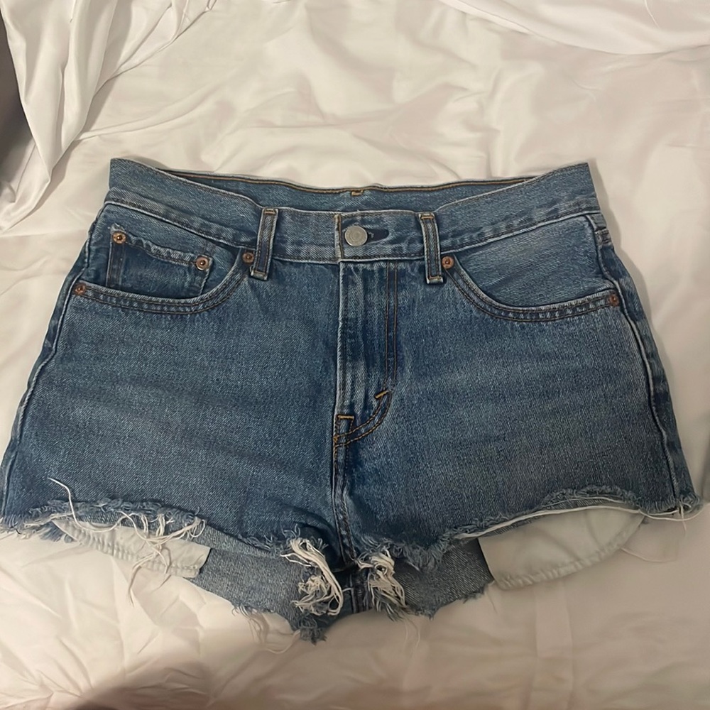 Levi’s Jean Cutoff Shorts